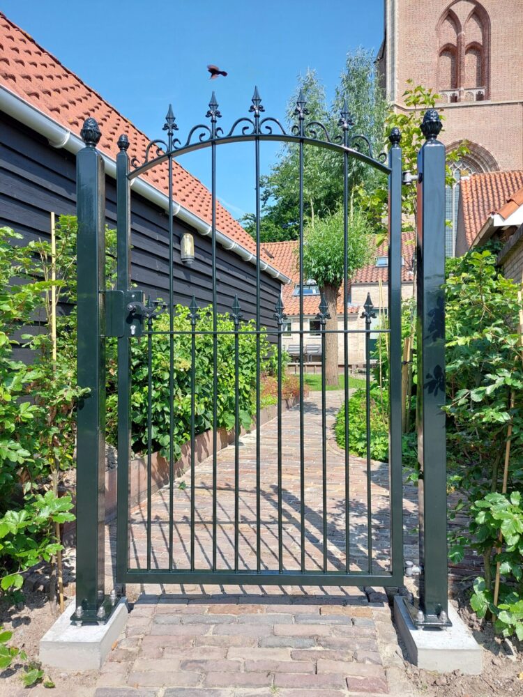 3. klassieke tuinpoort